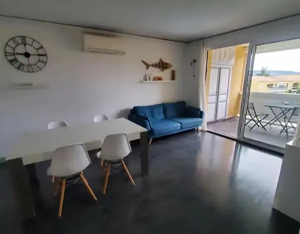 Appartement 4 Personnes Piscine Cassis 0*,  France